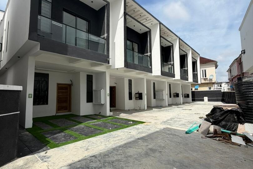 4 Bedroom duplex in Chevron